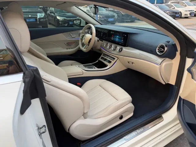 Mercedes-Benz E-Class — Фото автомобиля 5
