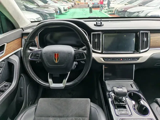 Hongqi HS7 — Фото автомобиля 5