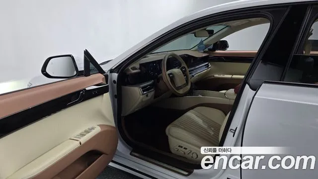 Hyundai Grandeur Grandeur (GN7) 2.5 Бензин 2WD — Фото автомобиля 9