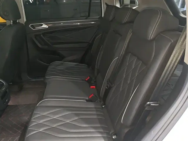 Volkswagen Tiguan L — Фото автомобиля 16