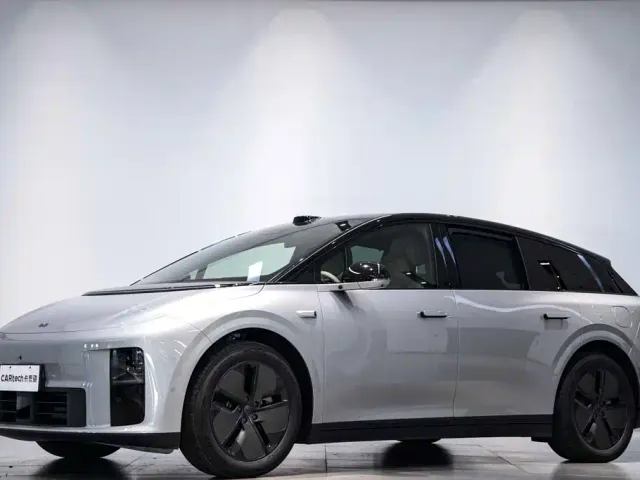 Li Auto i6 — Фото автомобиля 2