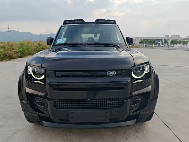 Land Rover Defender — Фото автомобиля 2