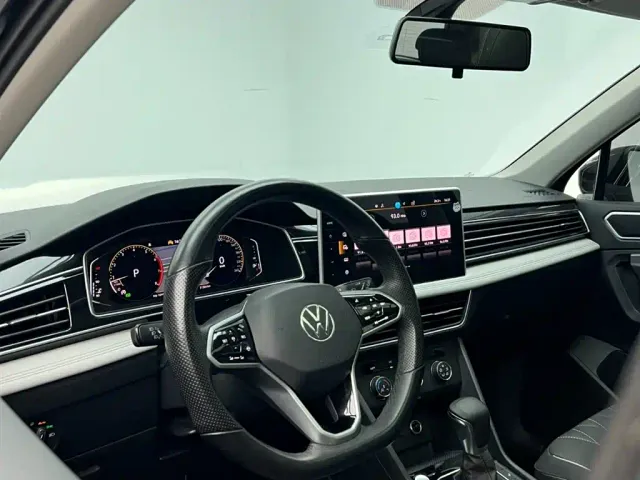Volkswagen Tiguan L — Фото автомобиля 16