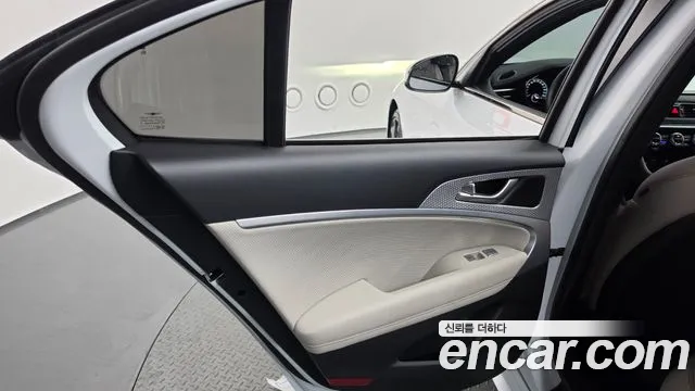 Genesis G70 — Фото автомобиля 25
