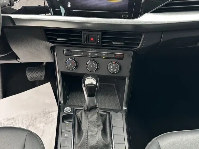 Volkswagen Passat — Фото автомобиля 16