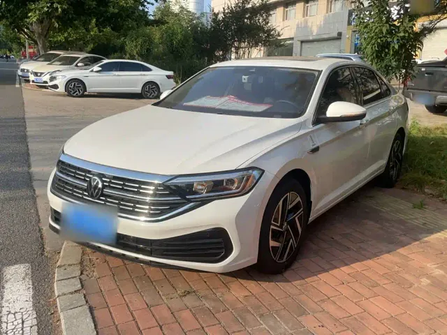 Фотография автомобиля — Volkswagen Sagitar