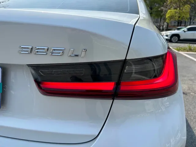 BMW 3 Series — Фото автомобиля 12