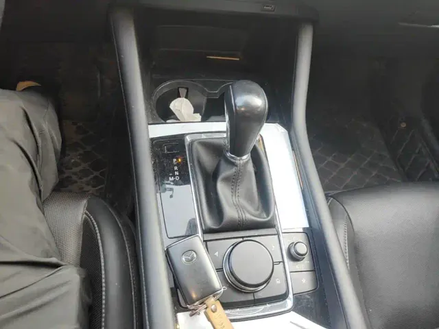 Mazda Axela — Фото автомобиля 13