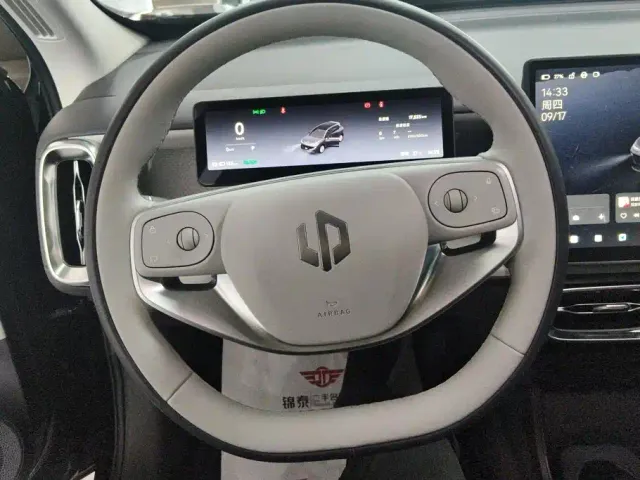 Leapmotor B10 — Фото автомобиля 15