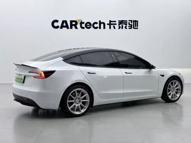 Tesla Model 3 — Фото автомобиля 3