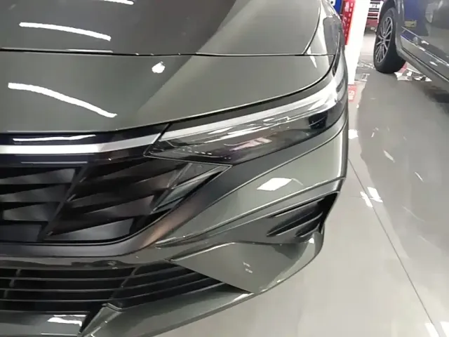 Hyundai Elantra — Фото автомобиля 23