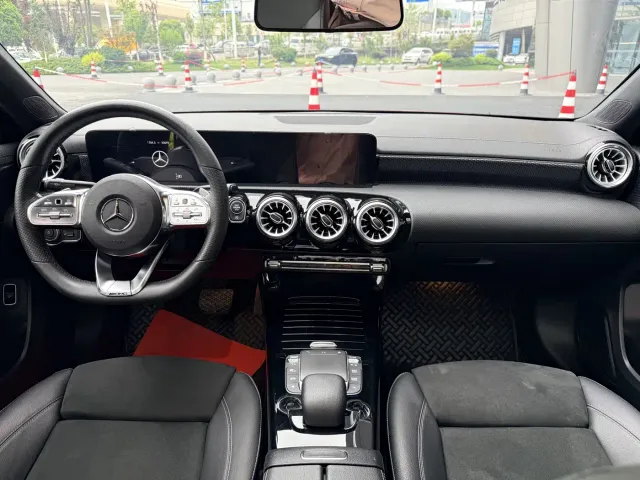 Mercedes-Benz A-Class — Фото автомобиля 11