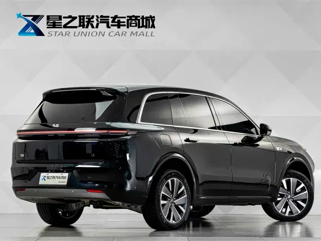 Li Auto L8 — Фото автомобиля 6