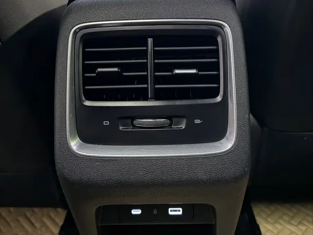 Geely Boyue — Фото автомобиля 29