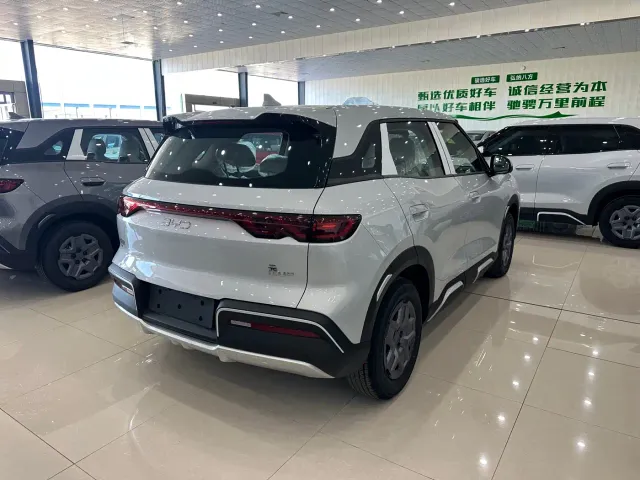 BYD Yuan UP — Фото автомобиля 9