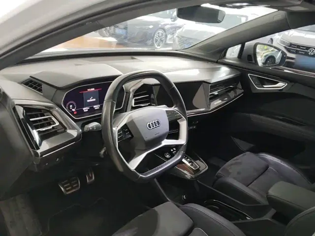 Audi Q4 e-tron — Фото автомобиля 5