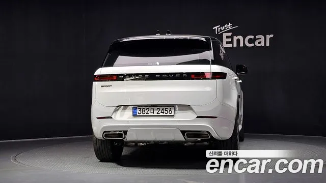 Land Rover Range Rover Sport — Фото автомобиля 4