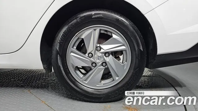 Hyundai Avante CN7 — Фото автомобиля 6