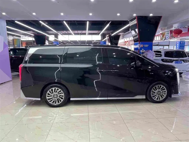 GAC Trumpchi M8 — Фото автомобиля 16