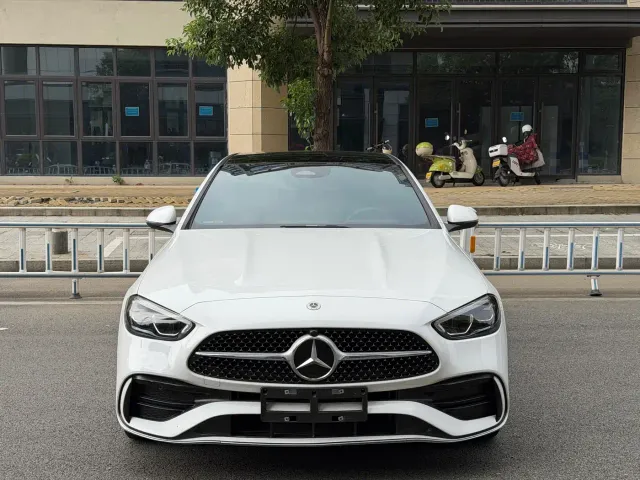 Mercedes-Benz C-Class — Фото автомобиля 2