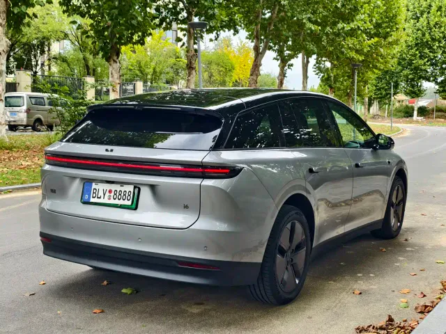 Li Auto i6 — Фото автомобиля 13
