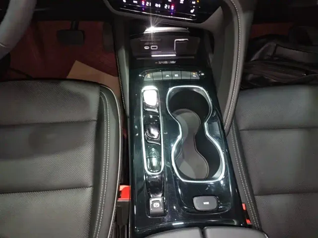 Buick Envision Plus — Фото автомобиля 13