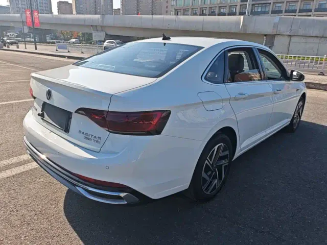 Volkswagen Sagitar — Фото автомобиля 6