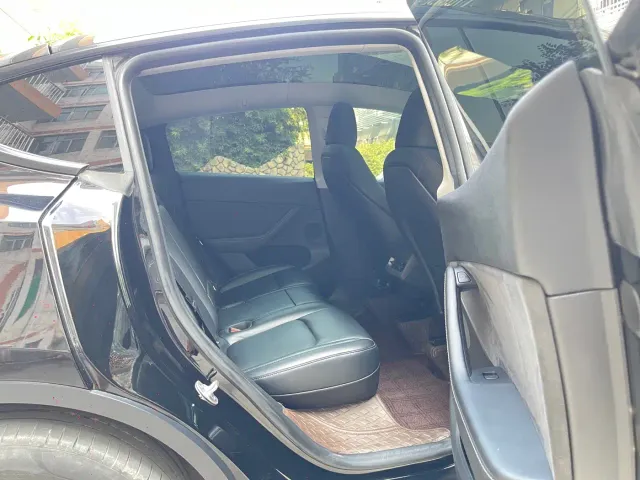 Tesla Model Y — Фото автомобиля 15