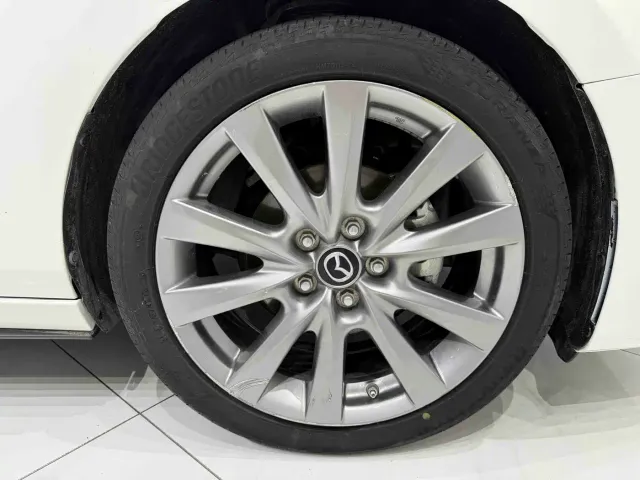 Mazda Axela — Фото автомобиля 20