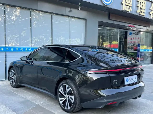 Nio ET5 — Фото автомобиля 15