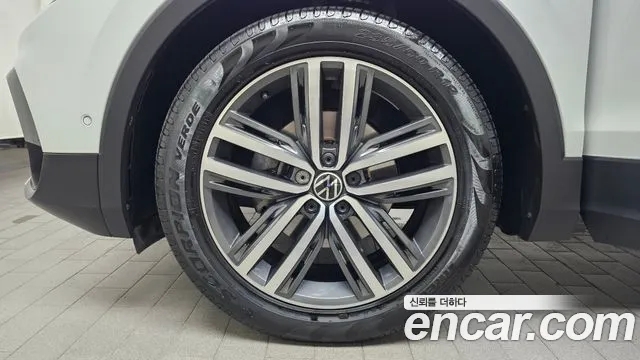 Volkswagen Tiguan Tiguan 2 поколение 2.0 TDI Prestige — Фото автомобиля 5