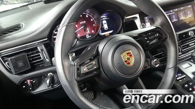 Porsche Macan — Фото автомобиля 11