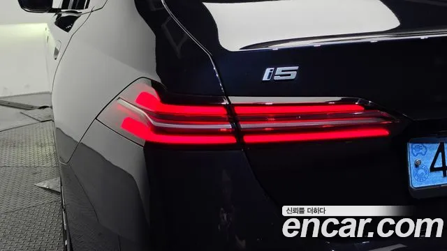 BMW i5 G60 — Фото автомобиля 22