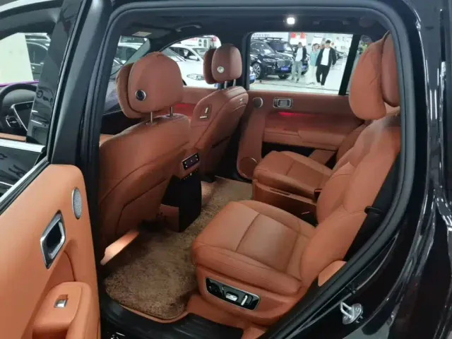 Li Auto L9 — Фото автомобиля 16
