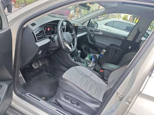 Volkswagen Tiguan L — Фото автомобиля 4