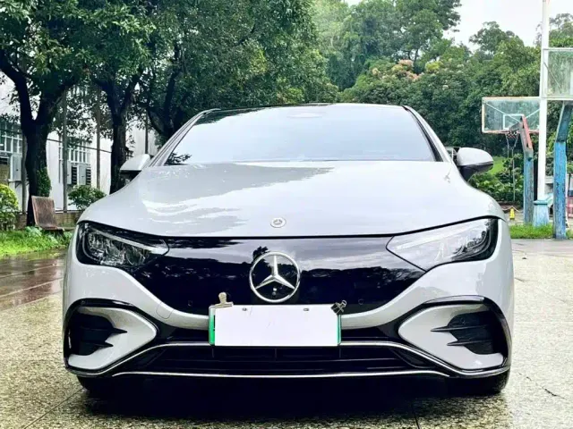 Mercedes-Benz EQE — Фото автомобиля 2