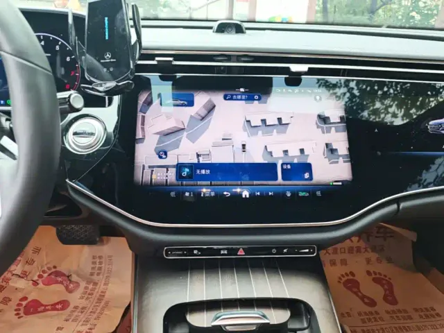 Mercedes-Benz E-Class — Фото автомобиля 12
