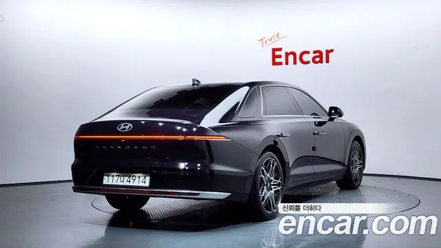 Hyundai Grandeur Grandeur (GN7) 3.5 Бензин 4WD — Фото автомобиля 2