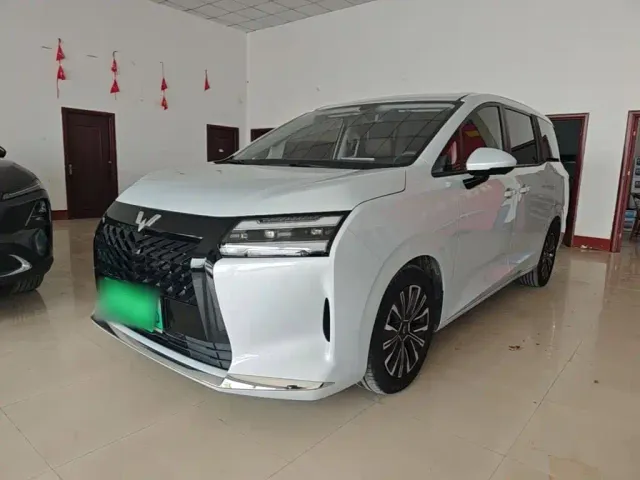 Фотография автомобиля — Wuling Starlight 730