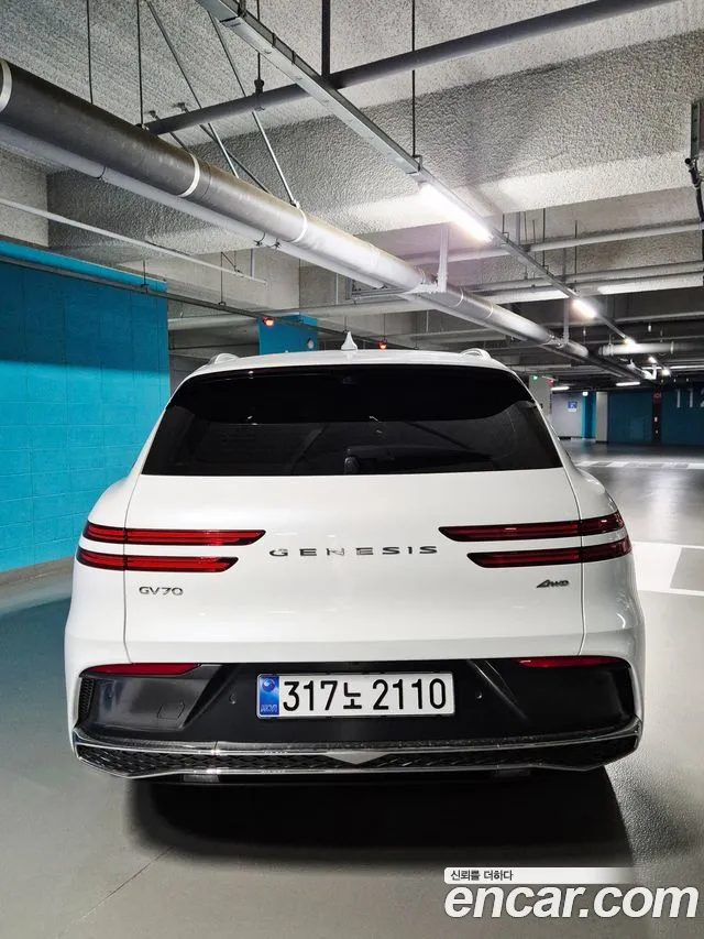 Genesis GV70 — Фото автомобиля 4