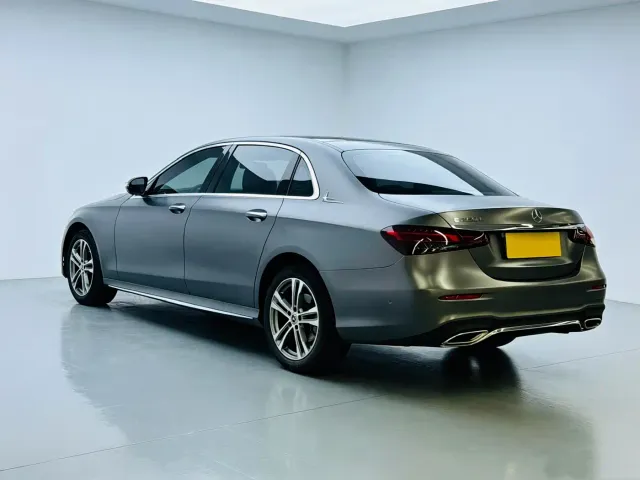 Mercedes-Benz E-Class — Фото автомобиля 6