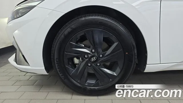 Hyundai Avante CN7 — Фото автомобиля 5
