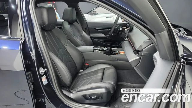 BMW 5 Series G60 — Фото автомобиля 17