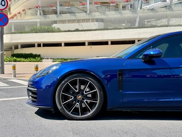 Porsche Panamera — Фото автомобиля 9