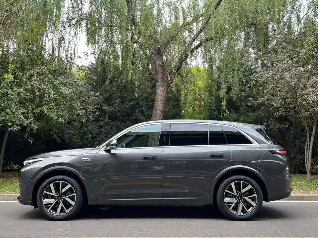 Li Auto L7 — Фото автомобиля 5