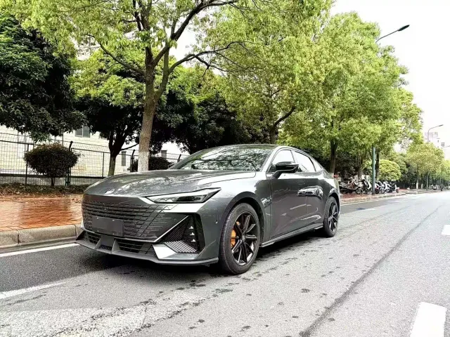 Фотография автомобиля — Changan UNI-V