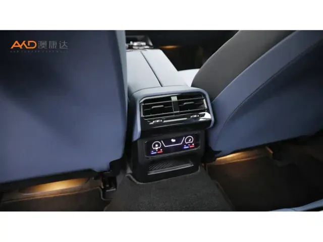 BMW 5 Series — Фото автомобиля 9