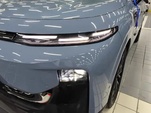 Leapmotor B10 — Фото автомобиля 5