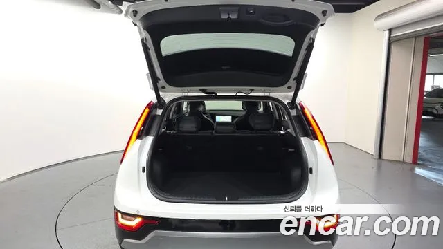 Kia Niro The All New — Фото автомобиля 26