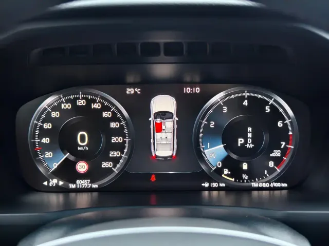Volvo XC90 — Фото автомобиля 11